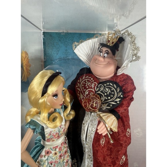 Disney Alice In Wonderland Queen Of Hearts Fairytale Designer Exclusive Doll Set - Picture 3 of 17